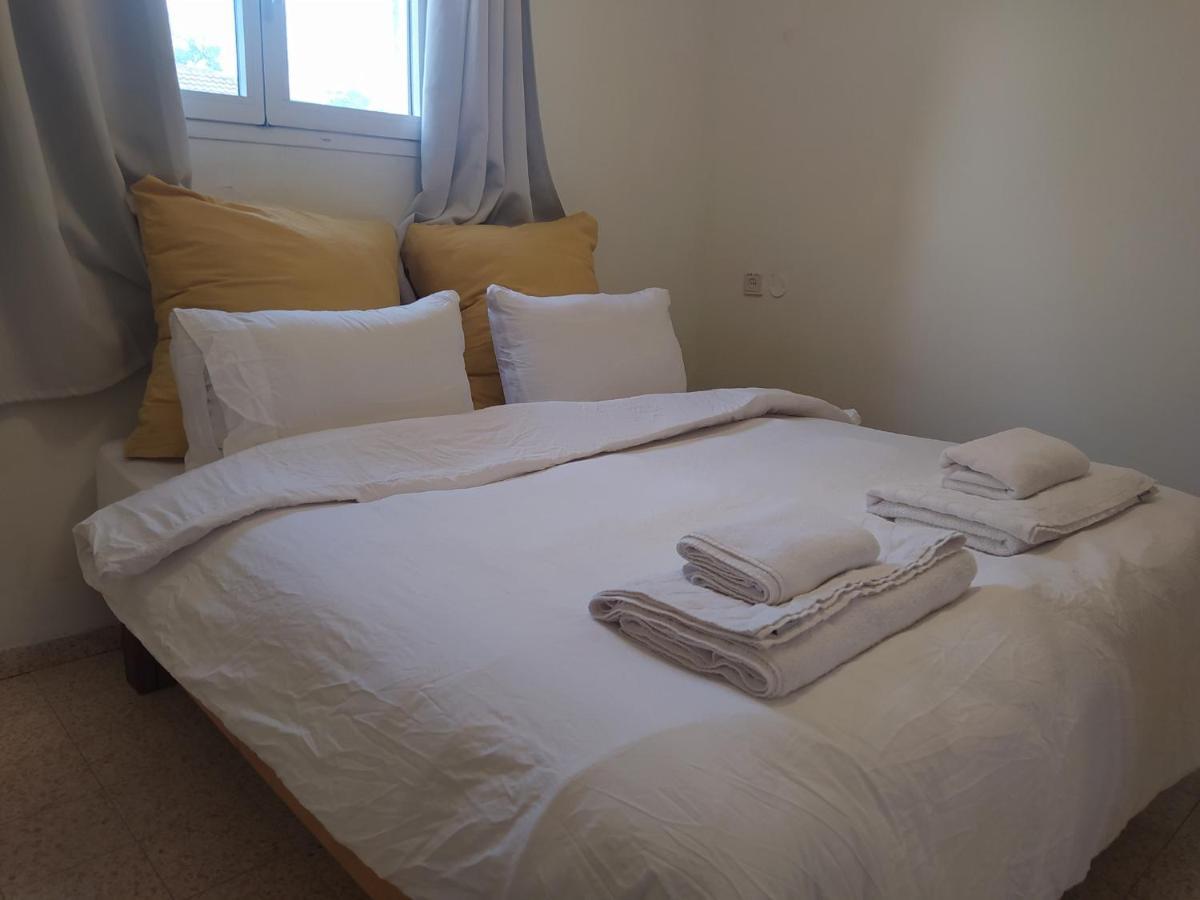 אצלנו בקיבוץ Apartamento Amir Exterior foto